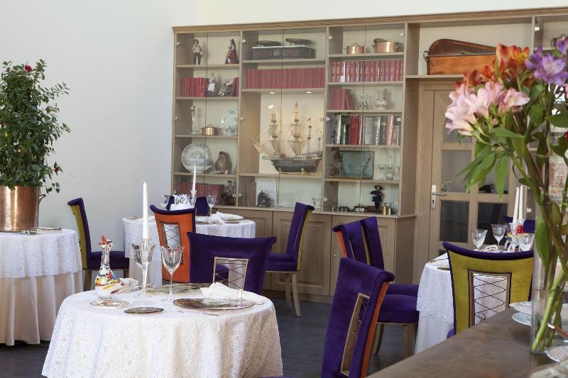 Logis Hotel O En Couleur Oucques-la-Nouvelle Eksteriør billede